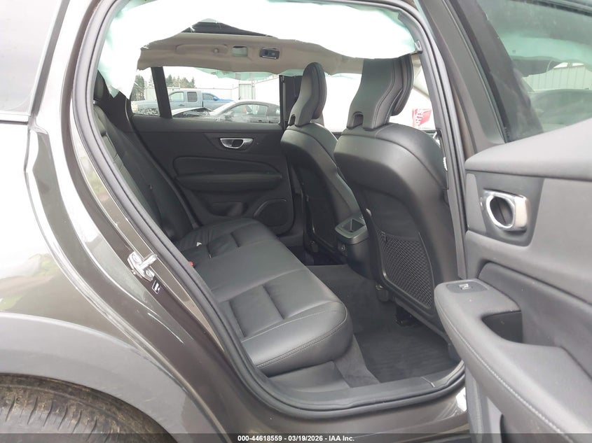 2022 Volvo V60 Cross Country T5 VIN: YV4102WK3N1086282 Lot: 44618559