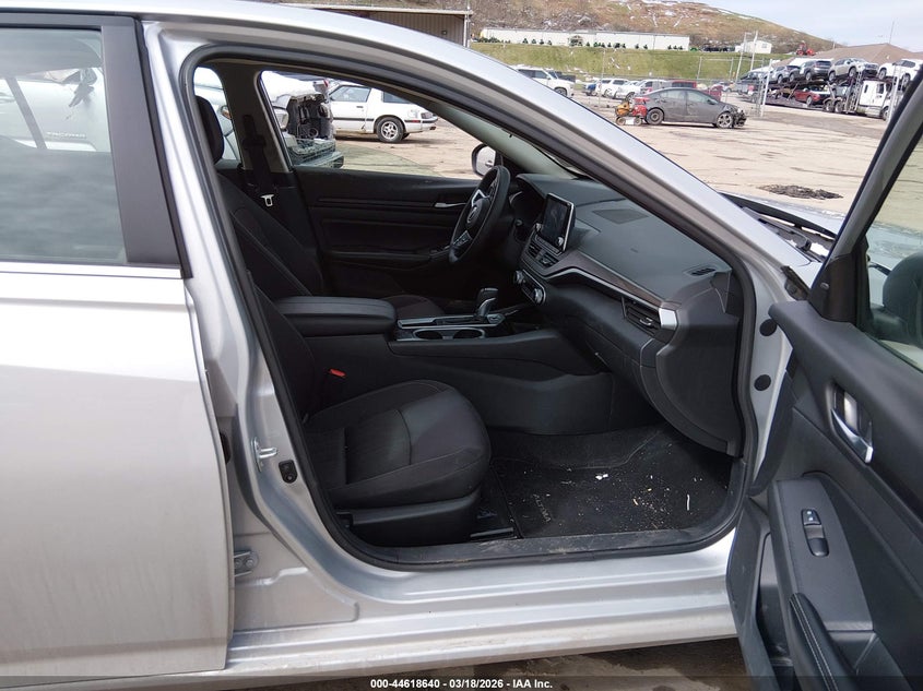 2024 Nissan Altima Sv Fwd