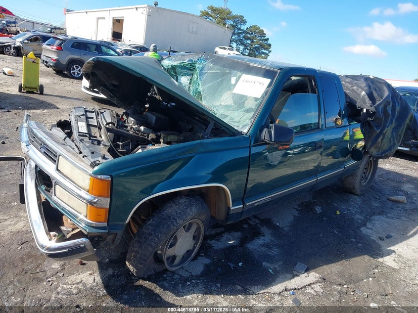 1998 CHEVROLET C1500 auction photo 2