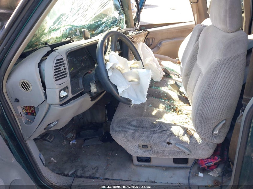 1998 CHEVROLET C1500 auction photo 5