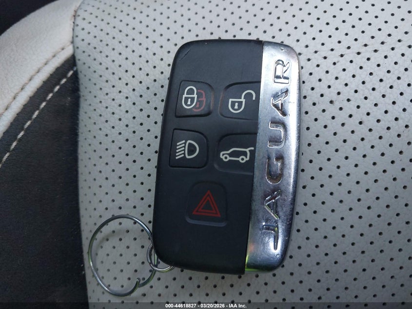 2018 Land Rover Range Rover Velar P380 Se R-Dynamic VIN: SALYL2RV0JA730256 Lot: 44618827