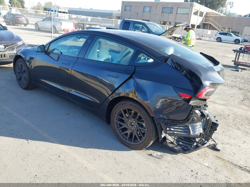 2025 Tesla Model 3 Long Range Rear-Wheel Drive/Standard Rear-Wheel Drive