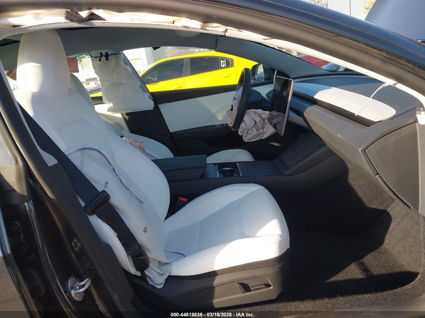 2025 Tesla Model 3 Long Range Rear-Wheel Drive/Standard Rear-Wheel Drive