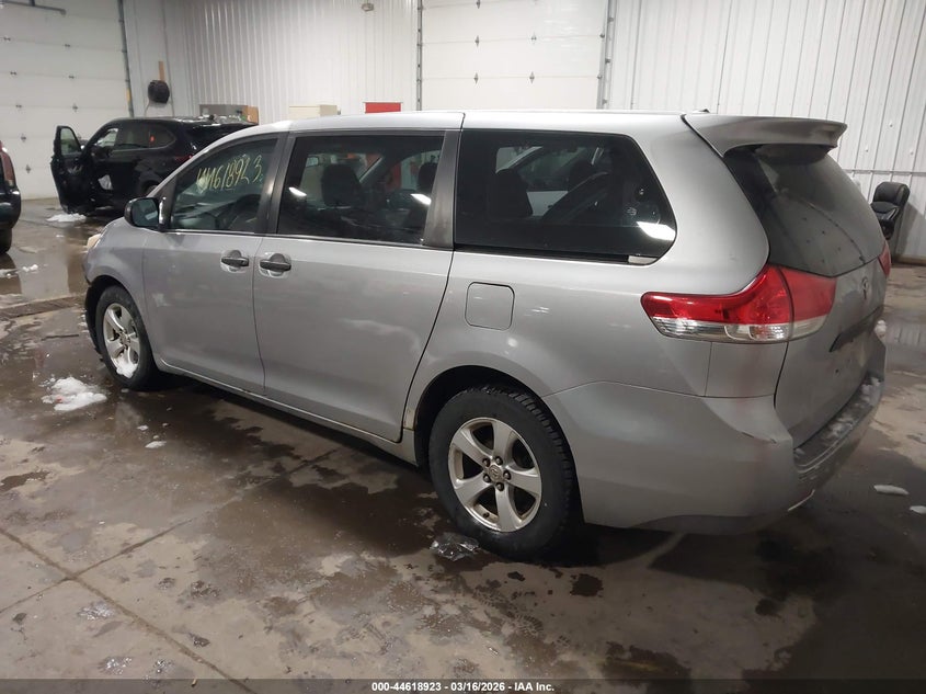 Vin: 5tdka3dc4bs001938, lot: 45115901, toyota sienna 20113