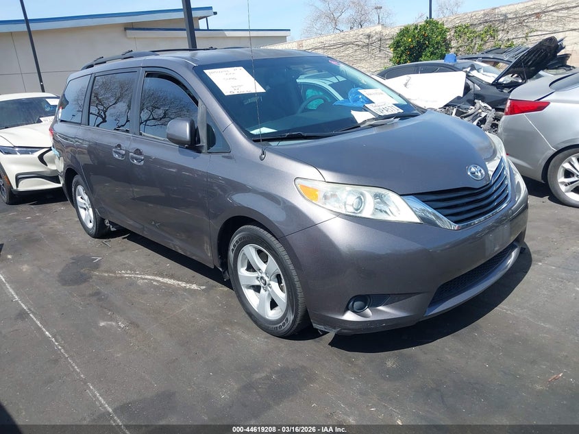 2012 TOYOTA SIENNA LE V6 8 PASSENGER