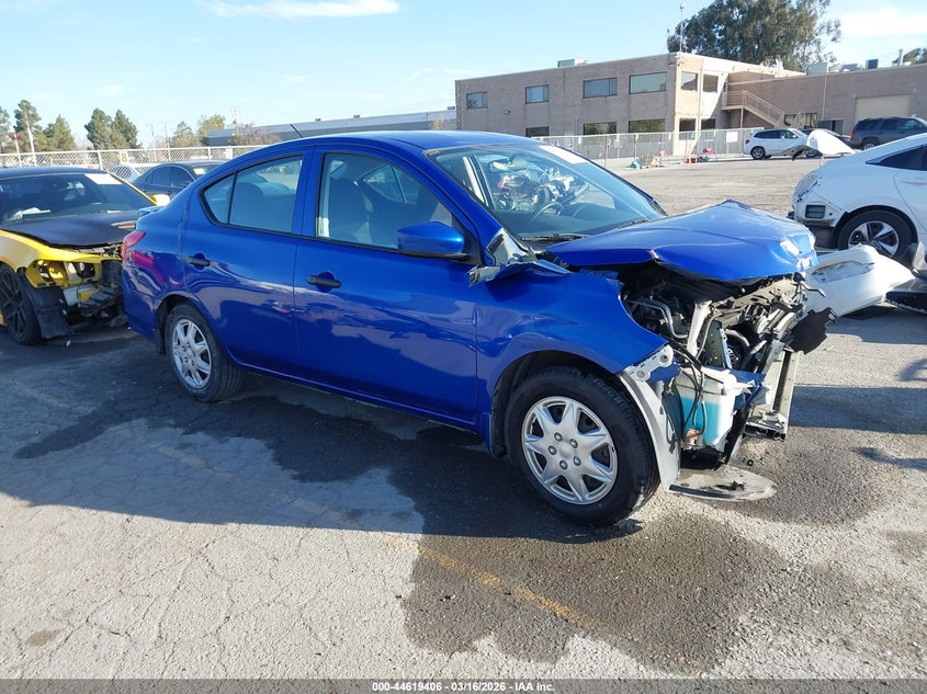 2016 Nissan Versa 1.6 S+