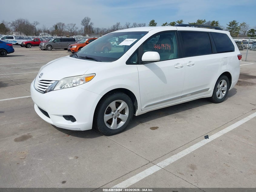 2015 Toyota Sienna Le 8 Passenger