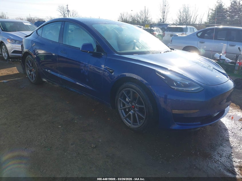 2022 Tesla Model 3 Rear-Wheel Drive