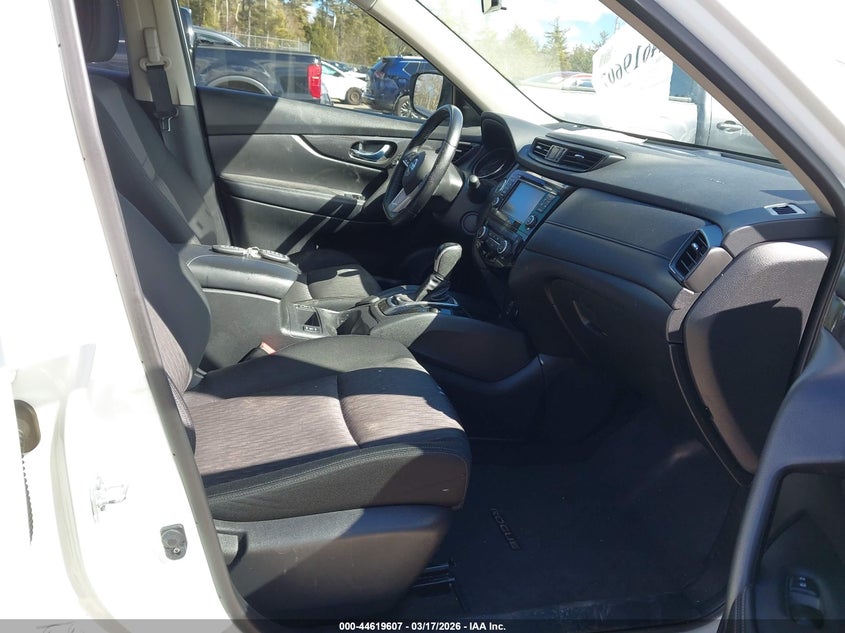 2017 Nissan Rogue Sv