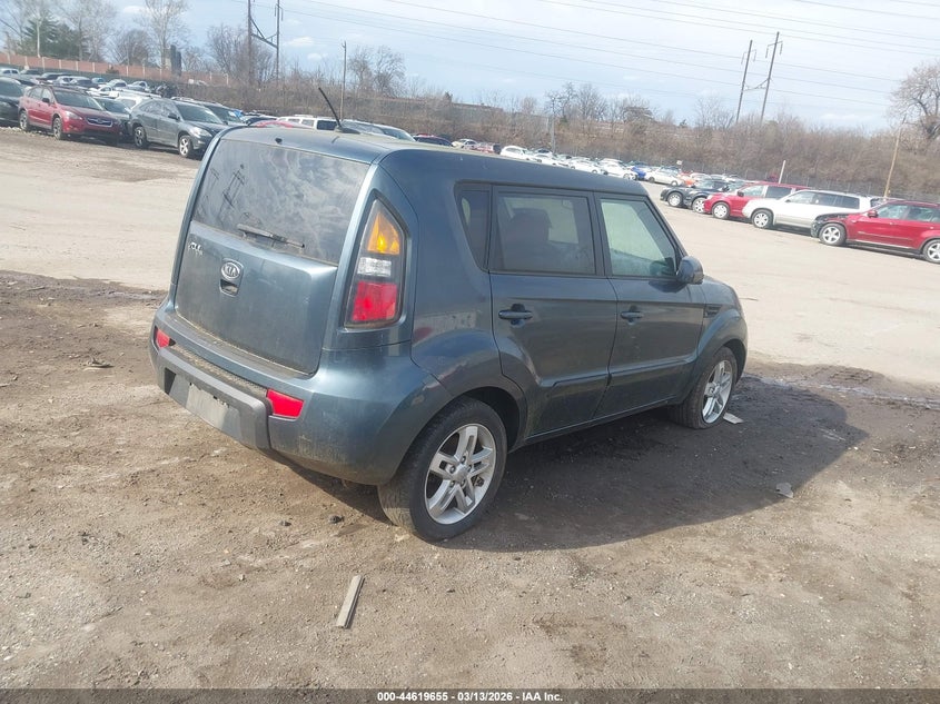 2011 Kia Soul +