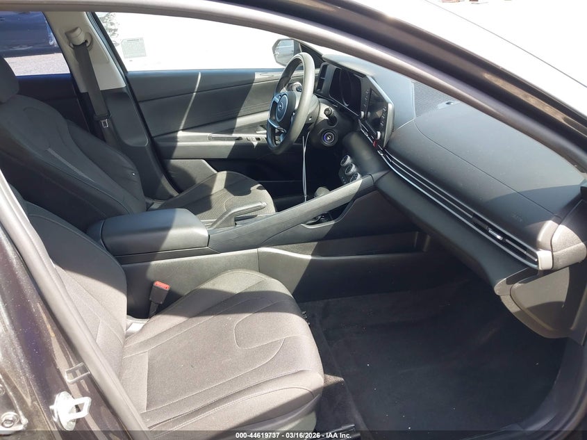 2021 Hyundai Elantra Se