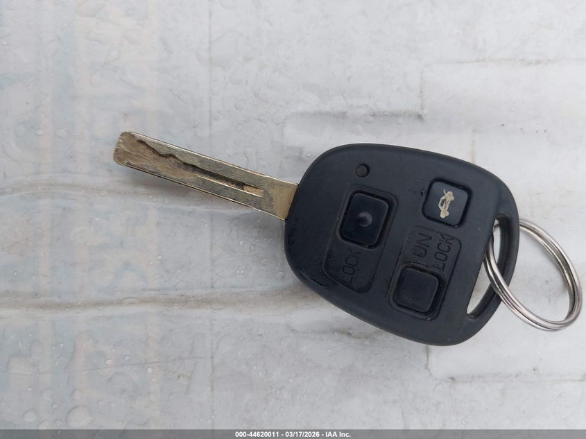 2001 Lexus Is 300 VIN: JTHBD182410031812 Lot: 44620011