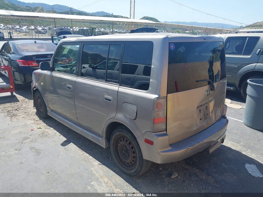 2005 Scion Xb