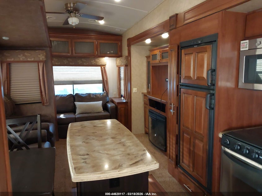 2014 FOREST RIVER 36FT auction photo 8