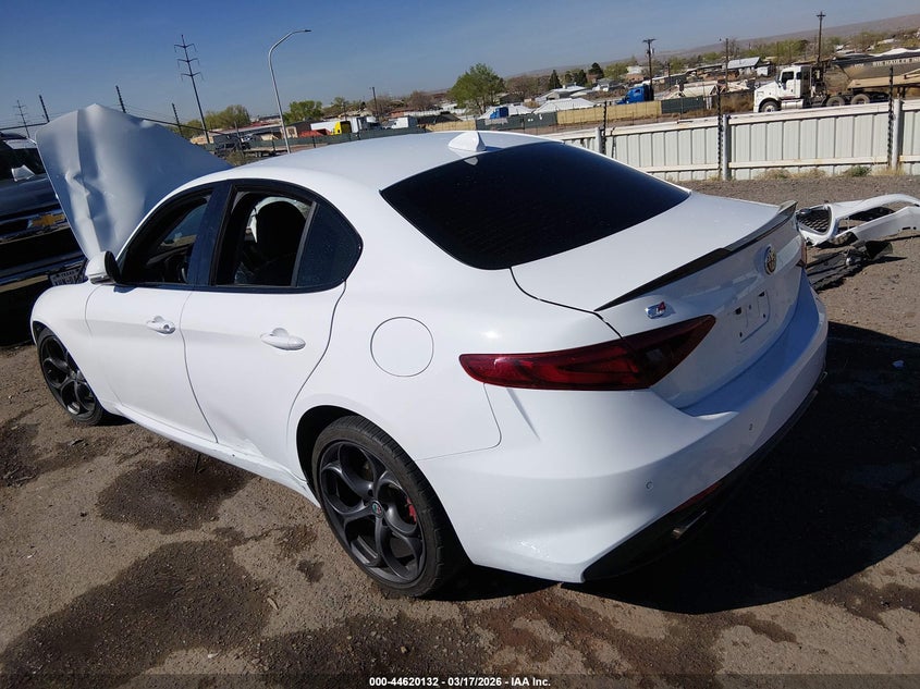 2017 Alfa Romeo Giulia Ti Awd