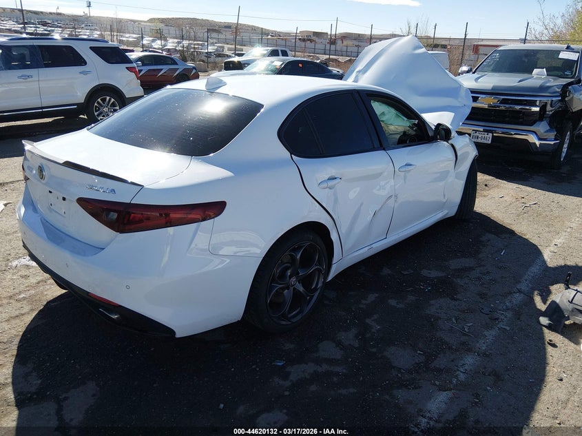 2017 Alfa Romeo Giulia Ti Awd
