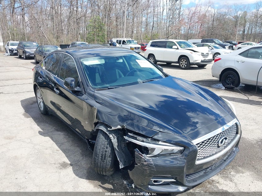 2015 Infiniti Q50