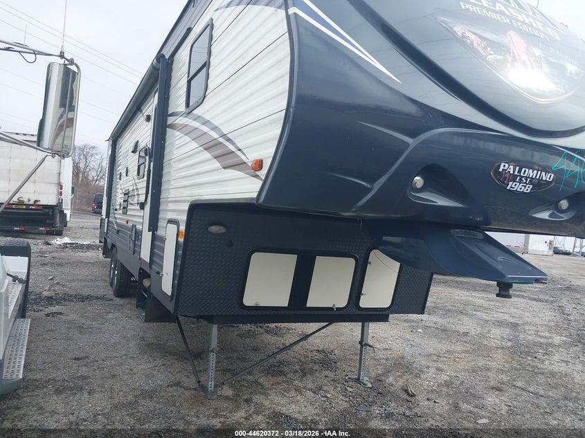 2017 PALOMINO PUMA 351THSS TOY-HAULER TRAVEL TRAILER