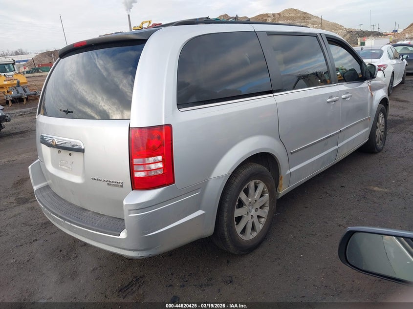 2009 Chrysler Town & Country Touring
