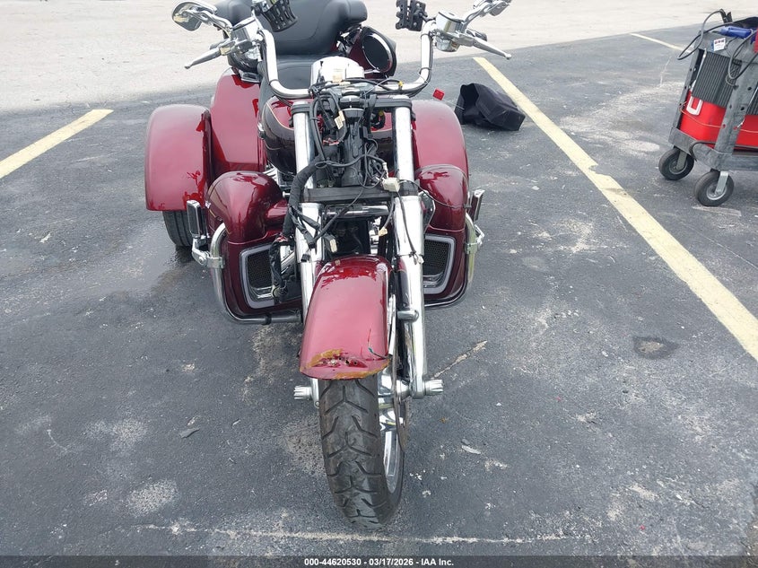 2014 Harley-Davidson Flhtcutg Tri Glide Ultra VIN: 1HD1MAL11EB855139 Lot: 44620530