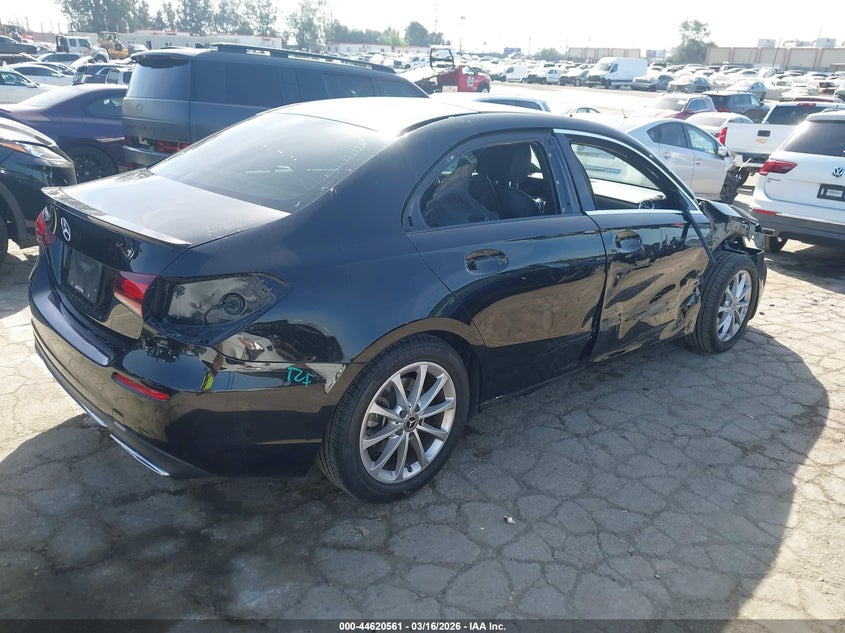 2019 Mercedes-Benz A 220