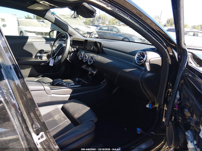 2019 Mercedes-Benz A 220