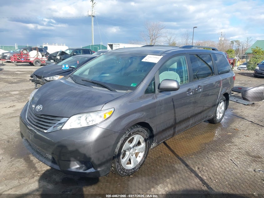 2016 Toyota Sienna Le 8 Passenger