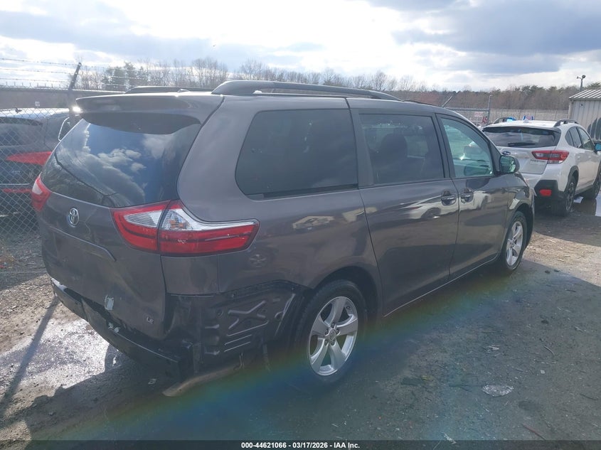 2016 Toyota Sienna Le 8 Passenger