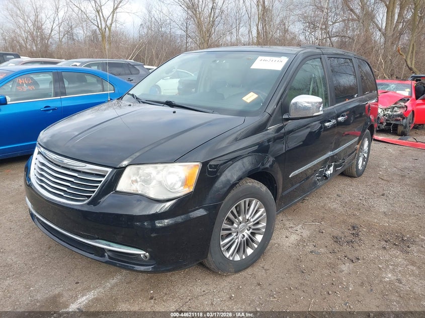 2013 Chrysler Town & Country Touring-L