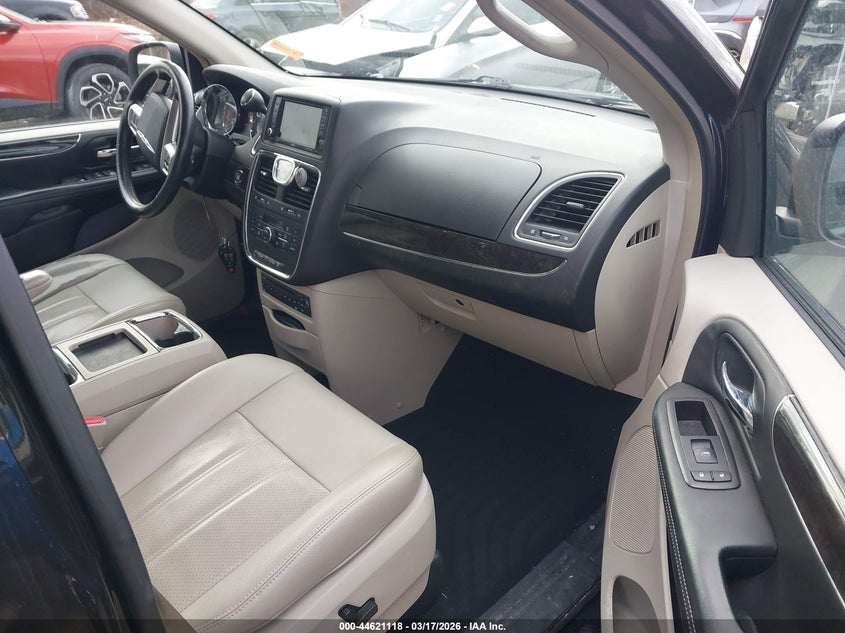 2013 Chrysler Town & Country Touring-L