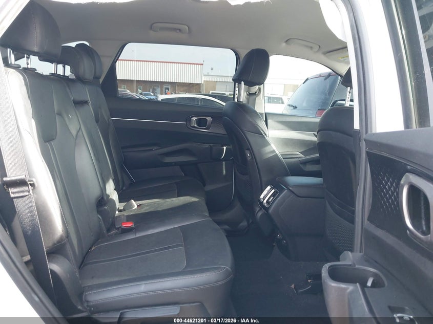 2023 KIA SORENTO auction photo 8