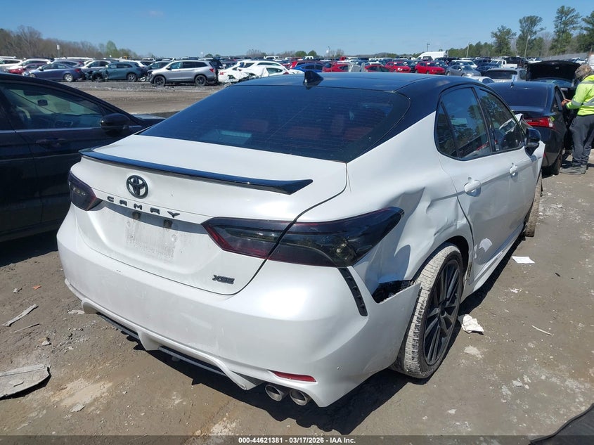 2022 TOYOTA CAMRY auction photo 4
