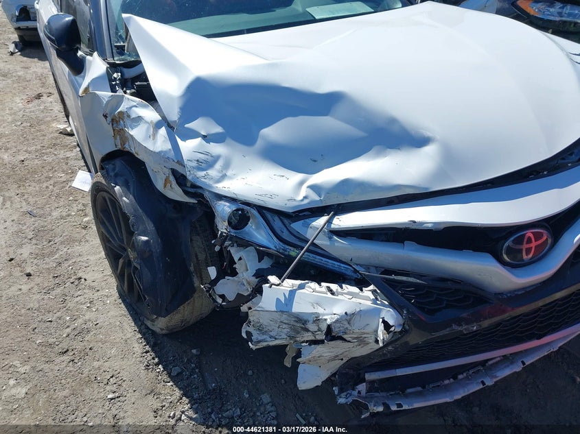 2022 TOYOTA CAMRY auction photo 6
