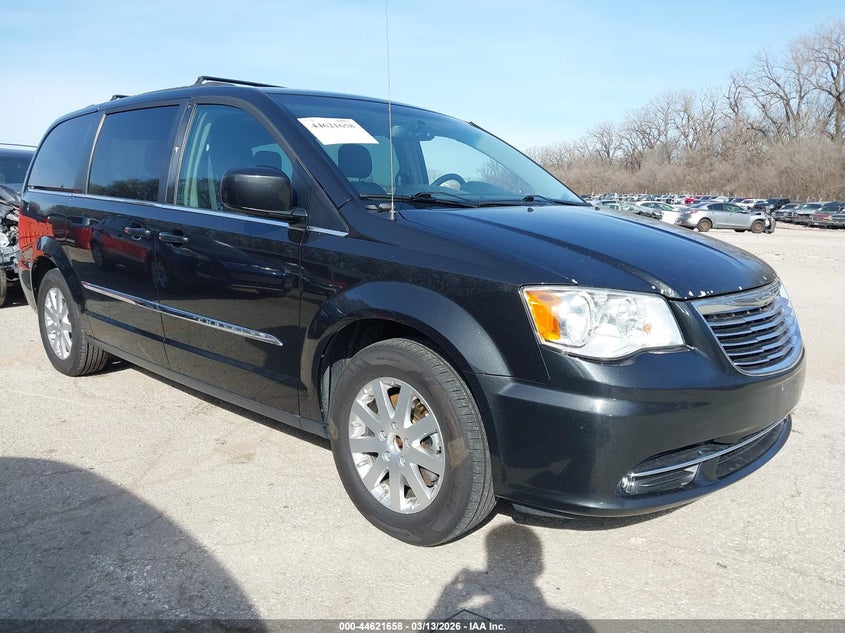 2016 Chrysler Town & Country Touring
