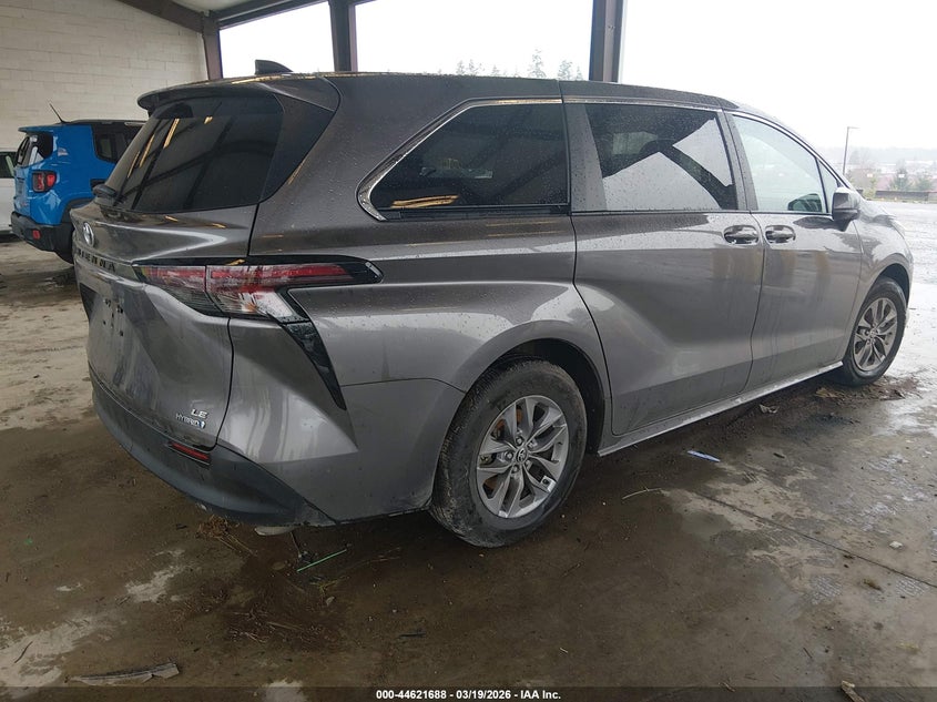 2023 Toyota Sienna Le