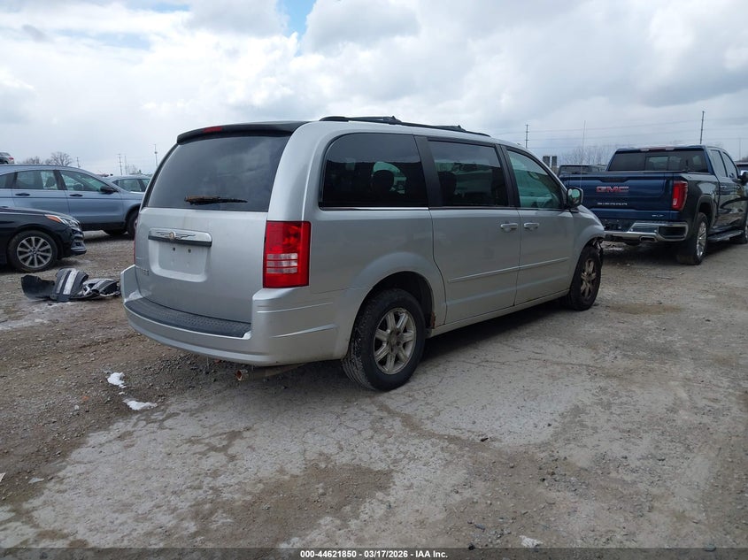 2008 Chrysler Town & Country Touring