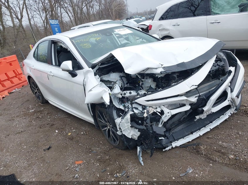 2022 Toyota Camry Se Hybrid