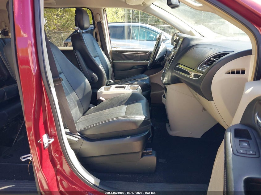 2014 Chrysler Town & Country Touring