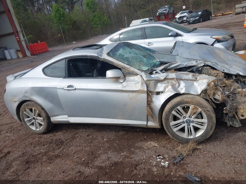 2008 Hyundai Tiburon Gs VIN: KMHHM66D98U282823 Lot: 44622080