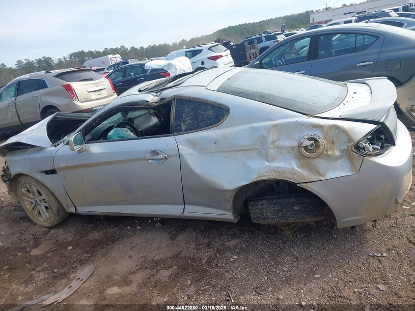 2008 Hyundai Tiburon Gs VIN: KMHHM66D98U282823 Lot: 44622080