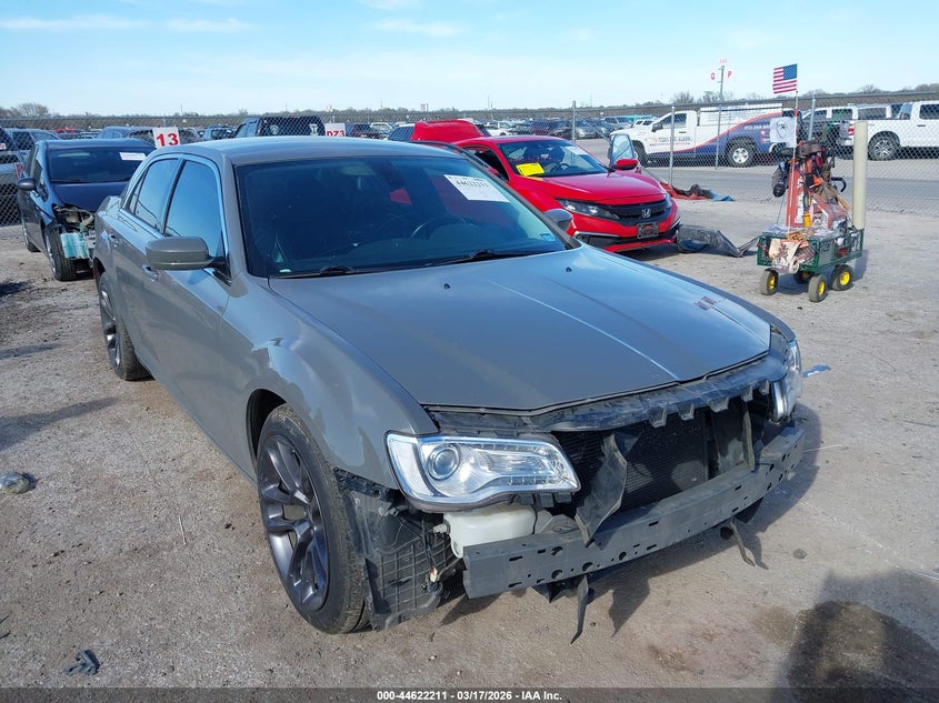 2018 Chrysler 300 Touring L