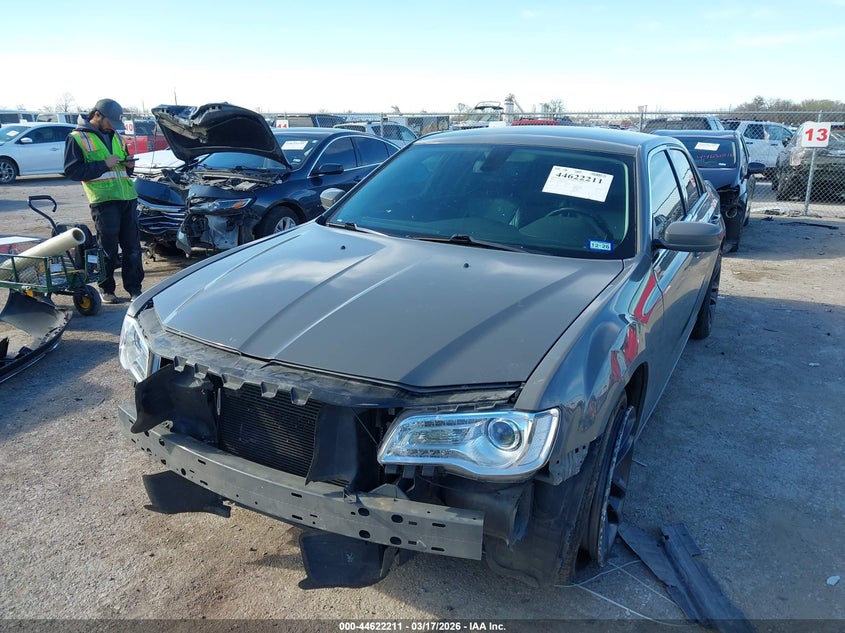 2018 Chrysler 300 Touring L