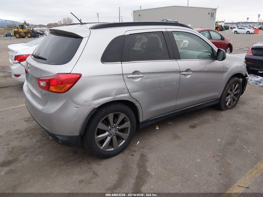2013 Mitsubishi Outlander Sport Le
