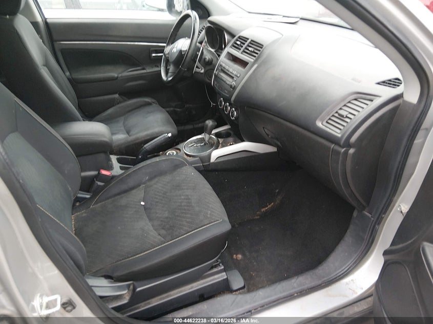 2013 Mitsubishi Outlander Sport Le