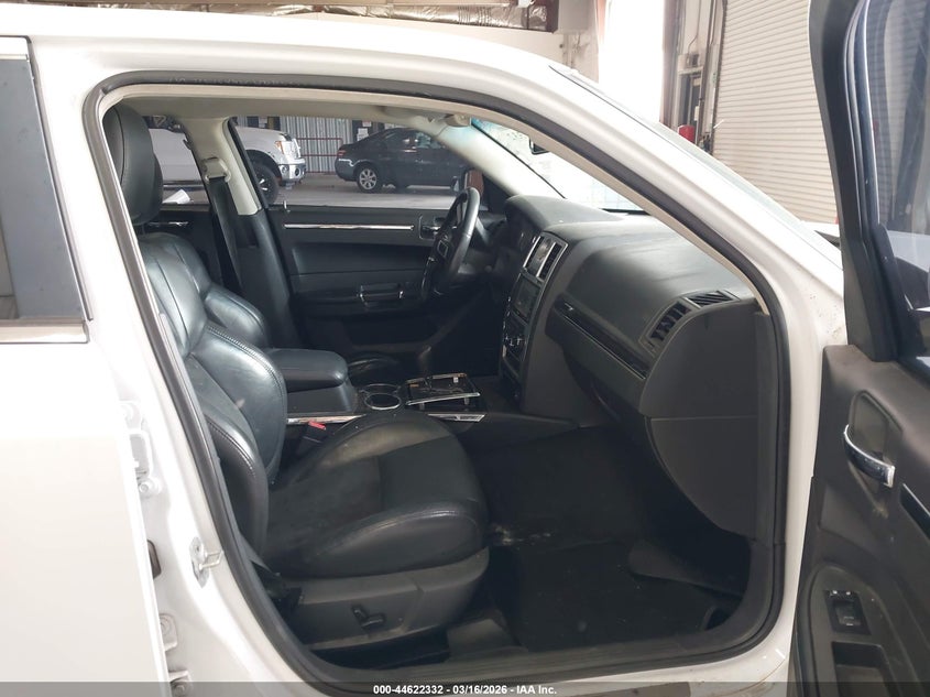 2010 Chrysler 300C V8