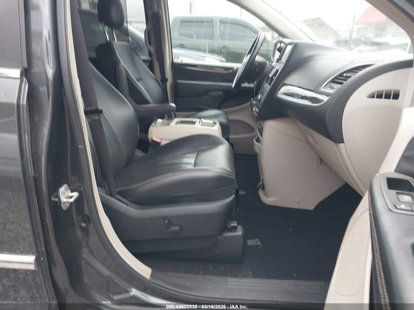 2012 Chrysler Town & Country Touring-L