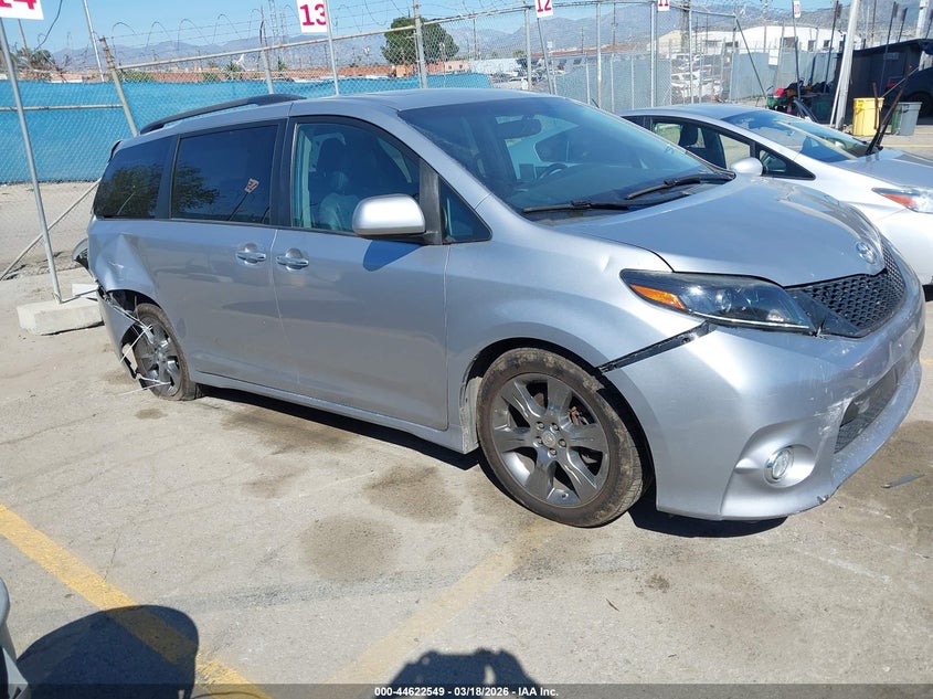 2015 Toyota Sienna Se Premium 8 Passenger