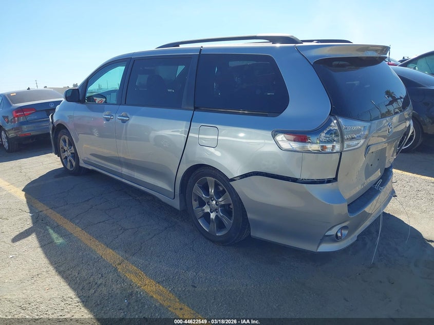 2015 Toyota Sienna Se Premium 8 Passenger