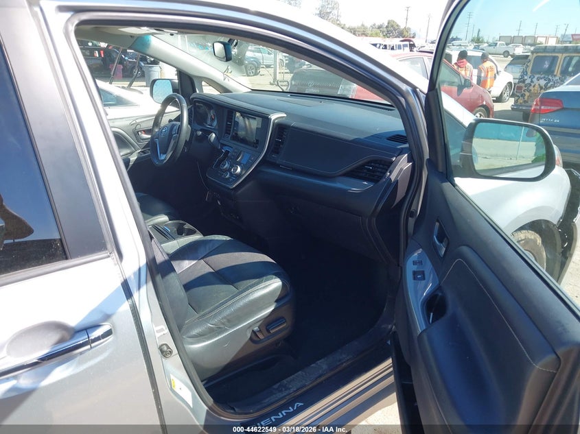 2015 Toyota Sienna Se Premium 8 Passenger