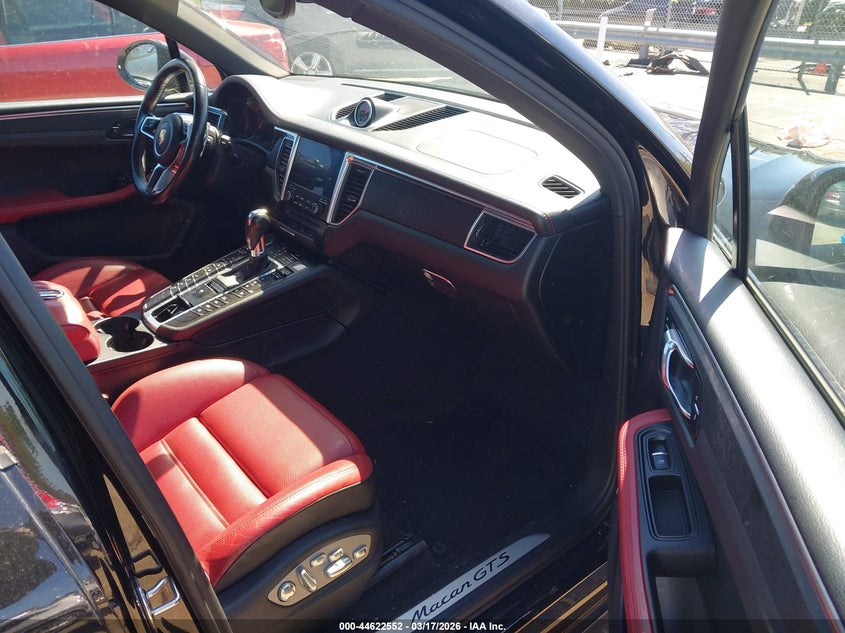 2018 Porsche Macan Gts